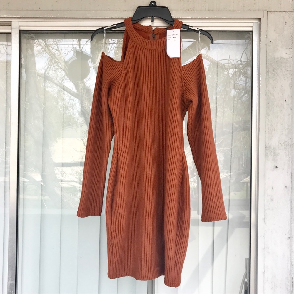 Fall-ready 🍂 Rust Open Cold shoulder Mini Textured dress L
